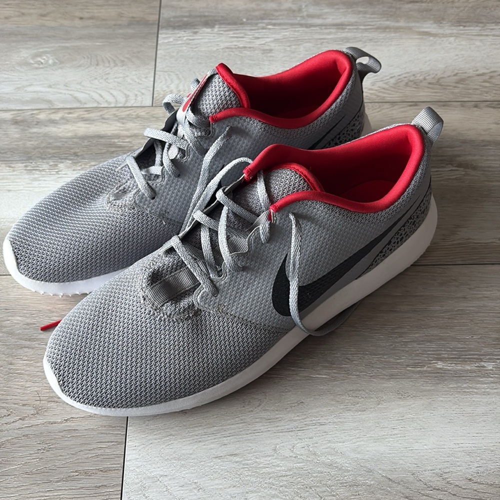 SOLD ALREADY Nike Roshe golf shoe size 13 Red Grey Golf shoe Athletic - Picture 3 of 9